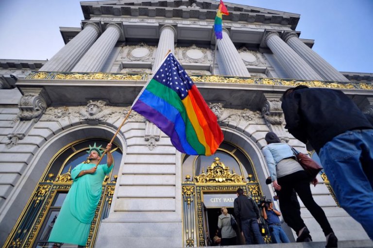 Homosexuales de EE.UU. tendrán beneficios matrimoniales en todo el país