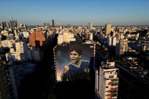 Muerte de Maradona: detalles forenses revelan agonía antes de su fallecimiento