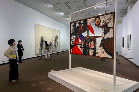 Una exposición reúne en Tokio cien obras maestras de Miró