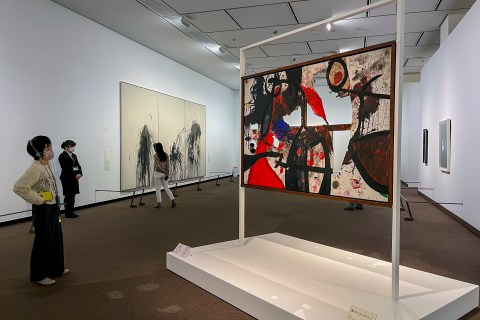 Una exposición reúne en Tokio cien obras maestras de Miró