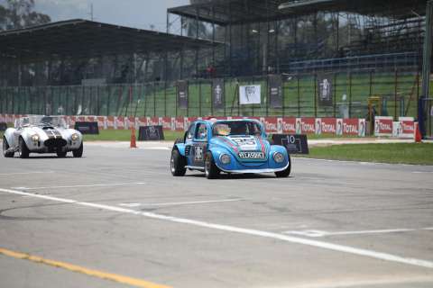 Los autos clásicos se toman el Autódromo de Tocancipá