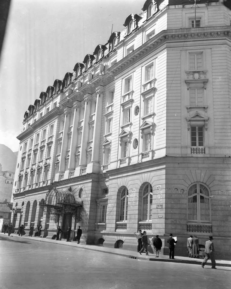 Diseñado en 1928 por Alberto Manrique Martín, su construcción fue adelantada por la firma "Casa-novas y Manheimm". Se demolió en los años 50 para ampliar la avenida Jiménez. Foto: Álbum Sociedad de Mejora Públicas, Bogotá, 1938.