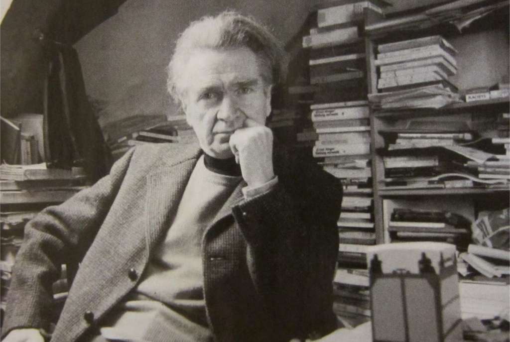 Imagen de Emil Ciorán en su biblioteca, un templo del pensamiento y de la creación, adonde solían ir a visitarlo sus lectores. / Cortesía del portal de Cioran, Brasil.