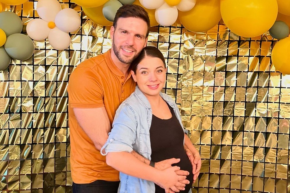 Los actores, quienes pausaron la televisión para dedicarse a su hogar, se preparan para la pronta llegada de Samuel, su tercer hijo varón. Hablaron con Vea y revelaron entre otros detalles, si buscarán la niña.