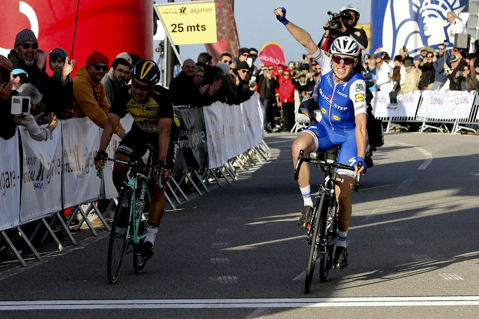 Daniel Martin ganó en Alto Foia la segunda etapa de la Vuelta al Algarve. / AFP