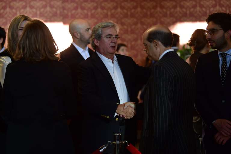 Exequias y homenajes al exvicepresidente Germán Vargas Lleras avanzan en el salón Simón Bolívar del Palacio de San Carlos.