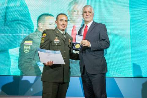 Distrito premió a sus mejores policías