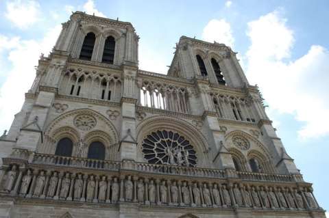 Francia restaurará edificios históricos vendiendo billetes de lotería