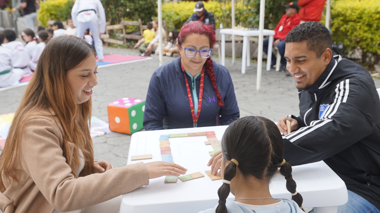 El Instituto Distrital de Recreación y Deporte (IDRD), en alianza con la Corporación El Eje Creatividades Colaborativas, realizará una nueva sesión de Megalab el próximo sábado 25 de julio en la Plaza de los Artesanos.