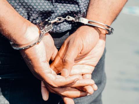 Capturaron canadiense acusado de secuestrar y torturar a una empleada en Medellín