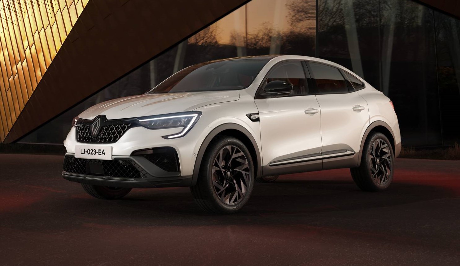 Renault Arkana híbrido ligero llegará a Colombia antes de terminar el 2024.
