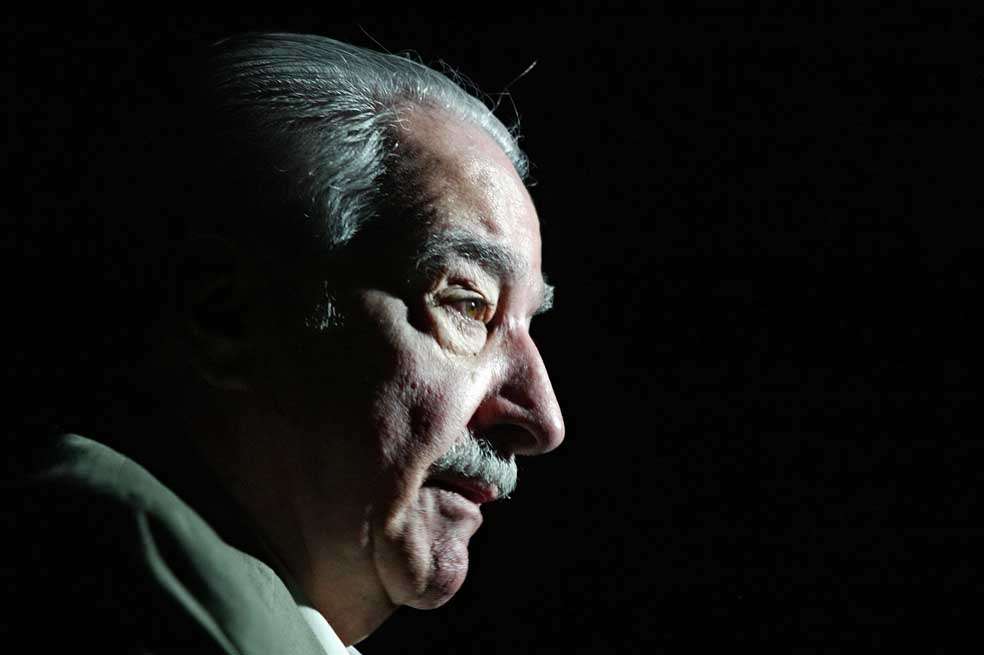 Álvaro Mutis compaginó la literatura con el periodismo e inició la columna "Bitácora del reaccionario", además de colaborar con Octavio Paz.