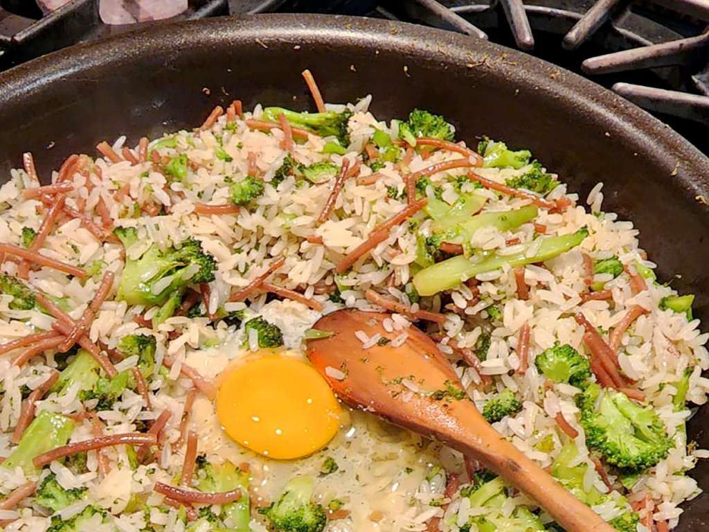 Receta para calentao oriental con arroz de lombrices