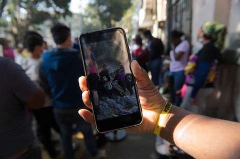 TikTok para migrantes: entre negocios de “coyotes” y consejos que salvan vidas