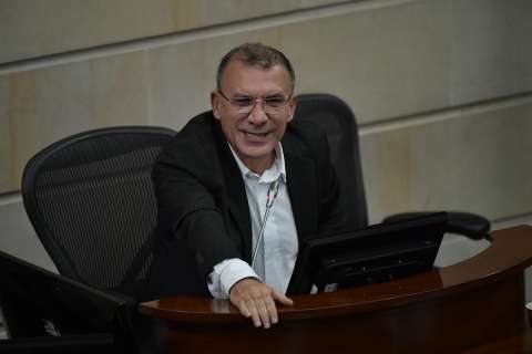 “Paren la autodestrucción”: Roy Barreras a funcionarios del gobierno Petro