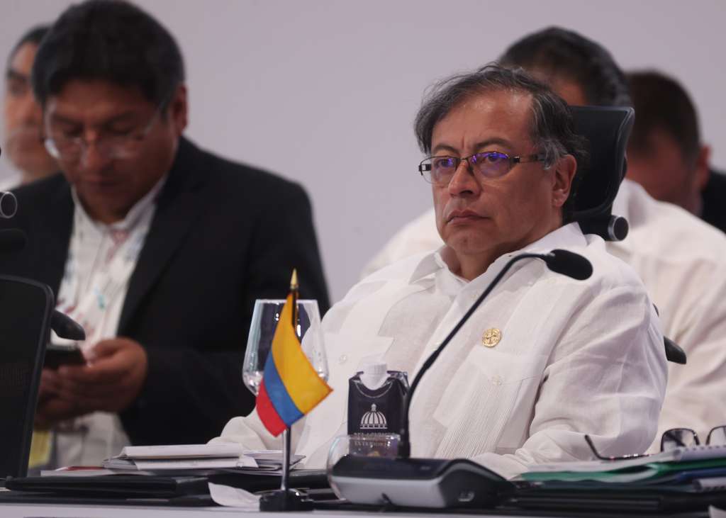 AME6051. SANTO DOMINGO (REPÚBLICA DOMINICANA), 25/03/2023.- El presidente de Colombia, Gustavo Petro, asiste a la sesión plenaria de la XXVIII Cumbre Iberoamericana de Jefes de Estado y de Gobierno hoy, en Santo Domingo (República Dominicana). EFE/ Orlando Barría