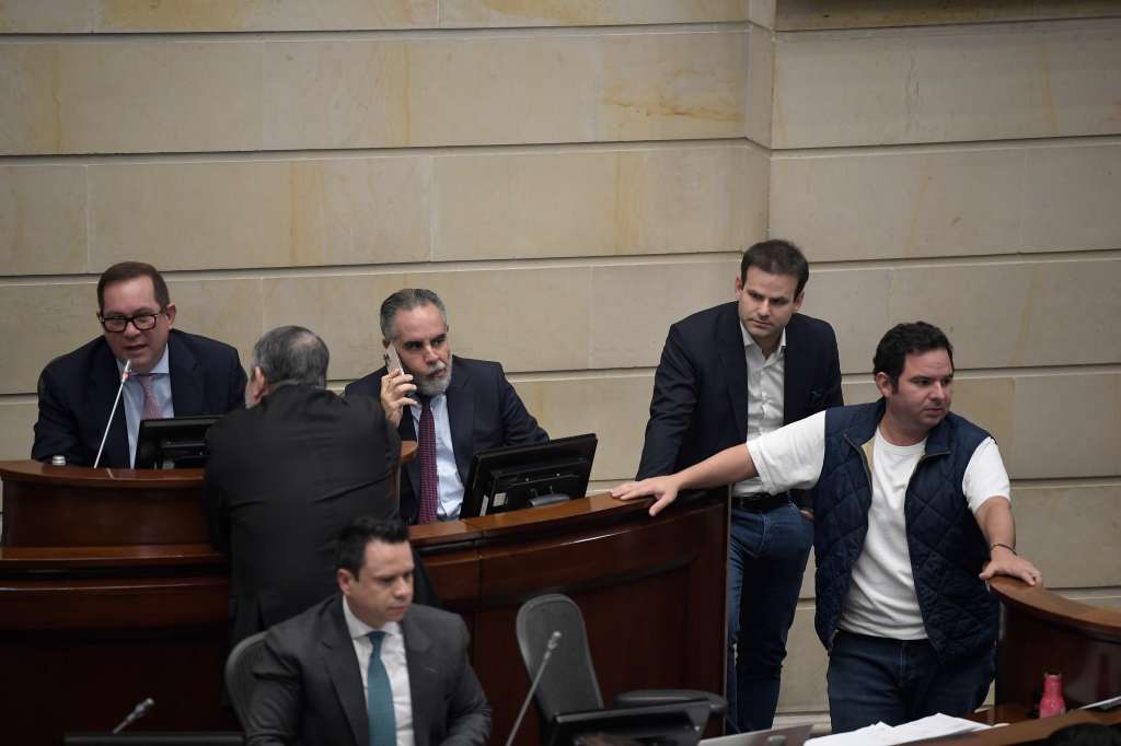 Debate en la plenaria del Senado para la aprobación del presupuesto del 2026, por COP 546,9 billones.