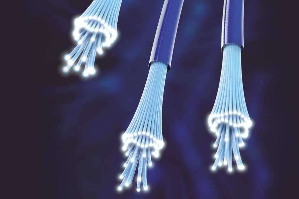 La fibra óptica está 100% al alcance de todos, ofreciendo velocidades que doblan y en algunos casos son diez veces mayores que otras tecnologías. / Getty Images