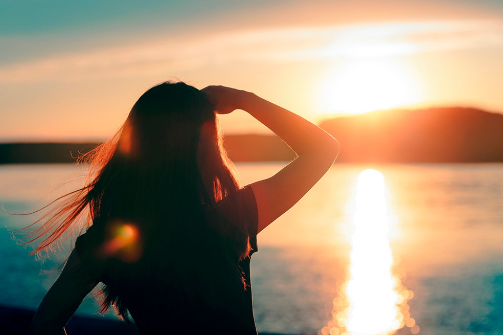 Cuando el sol aparece en tus sueños, te indica la llegada de buenos tiempos en el terreno amoroso.