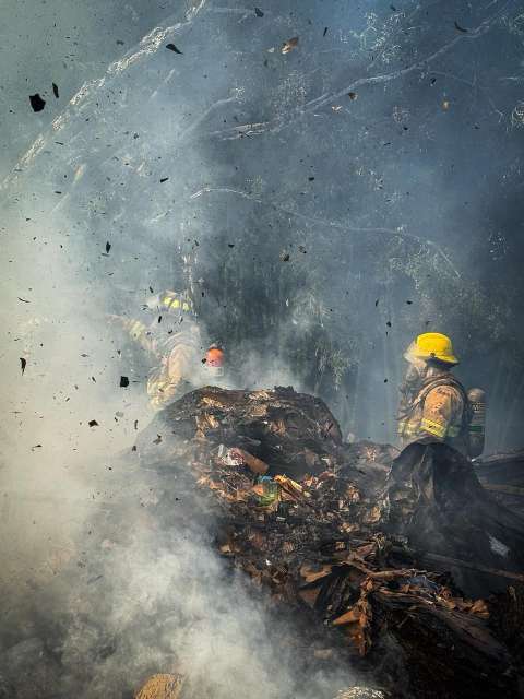 Incendio estructural en Boston, Medellín, dejó afectaciones en bodegas y seis viviendas