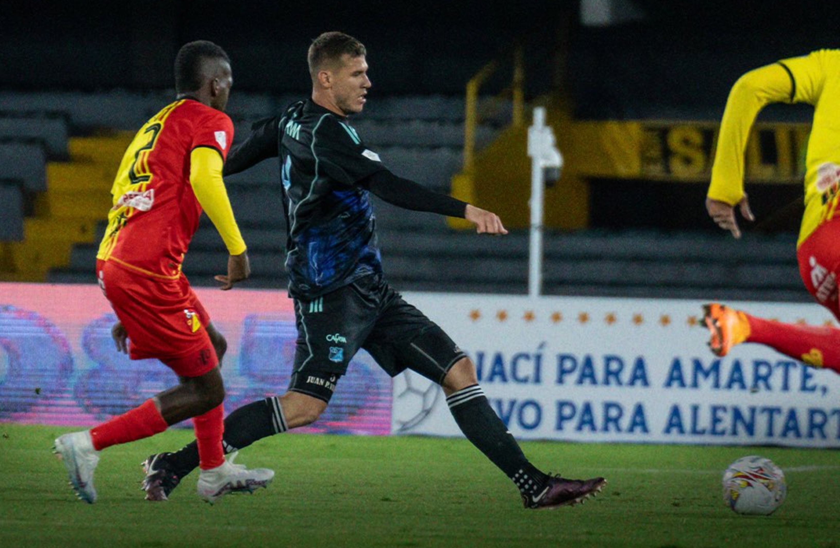 El defensa de Millonarios Juan Pablo Vargas sufrió una lesión muscular en el duelo ante Deportivo Pereira, en El Campín.