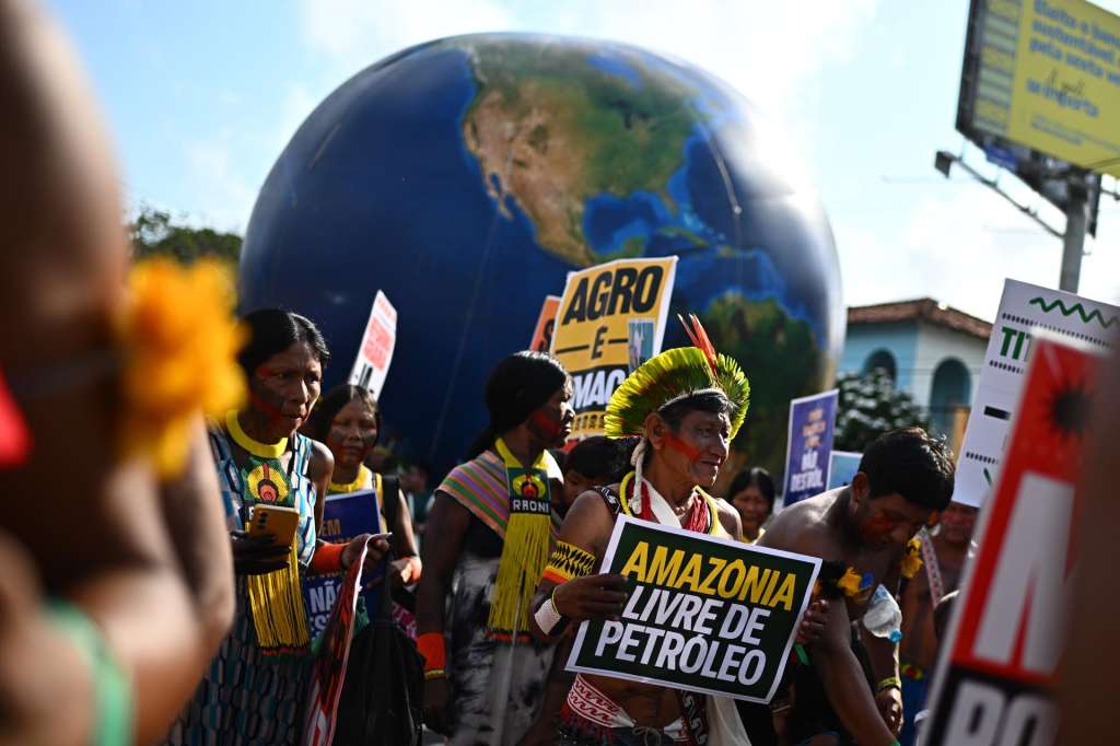 En la COP de cambio climático se ha vuelto usual que se realice una marcha en la que miles de manifestantes piden más medidas para enfrentar este fenómeno. En Belém, Brasil, no fue la excepción.