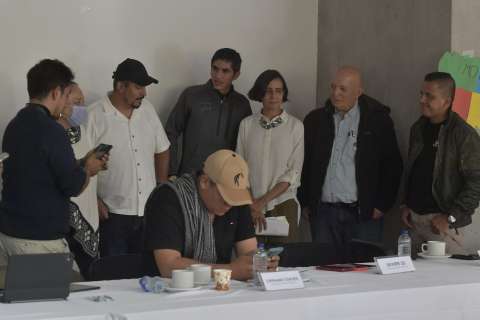 Minambiente se compromete a trabajar con mesa de diálogo con disidencia de Calarcá