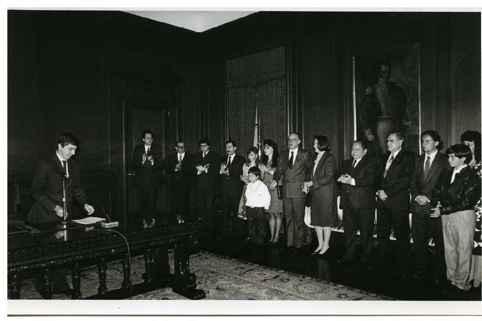 El 17 de febrero de 1992 el presidente César Gaviria posesionó a los primeros magistrados de la Corte Constitucional. / Archivo General de la Nación