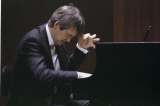 Luis Fernando Pérez, un pianista español que quiere aterrizar en Colombia