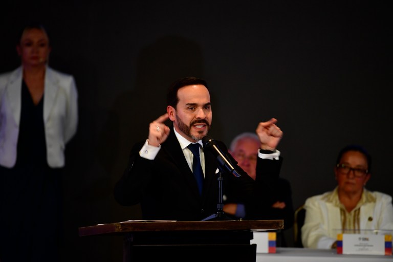 Abelardo de la Espriella empalma ataques a Petro de la campaña, con el inicio de su gobierno