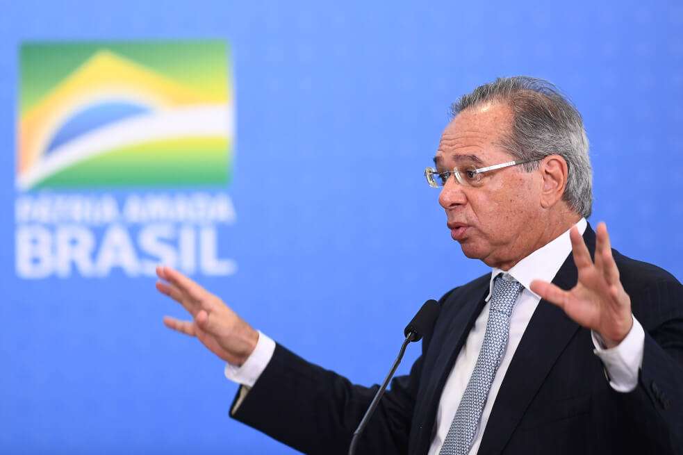 El teléfono de Paulo Guedes, ministro de Economía de Brasil, también habría sido hackeado. / AFP