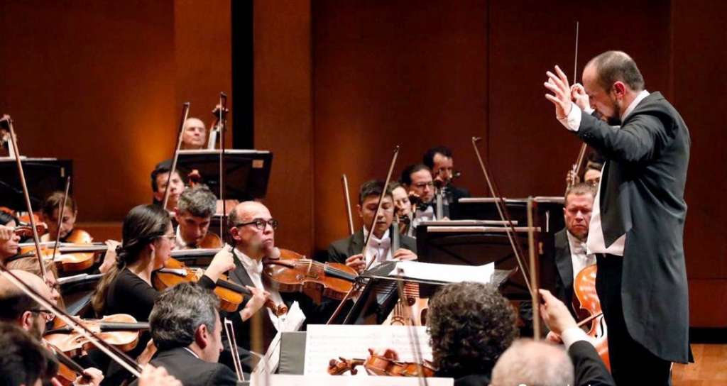 Eduardo Carrizosa será el director invitado de la Orquesta Filarmónica de Bogotá.  / Cortesía OFB