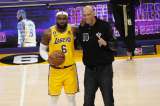 LeBron James dice que es el mejor de la historia y la NBA se inclina ante su rey