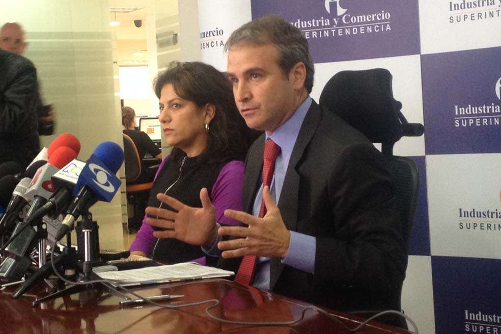 Alexandra Falla, de ANTV y Pablo Robledo, de la SIC