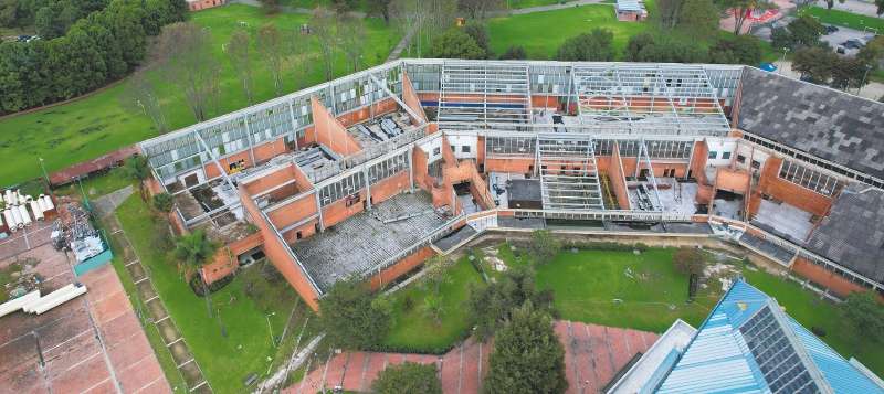 Obras inconclusas, unidad Salitre en 2024.