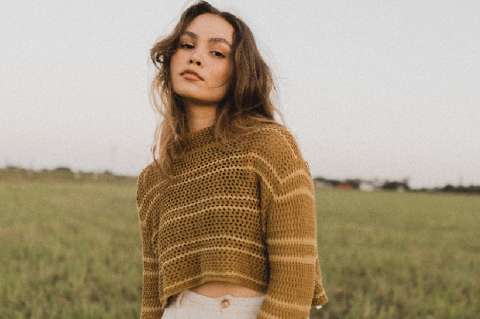 Consejos para usar blusas en crochet en tu outfit y aprovechar esta tendencia