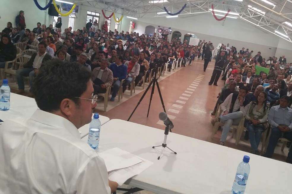 El exvicepresidente Francisco Santos empezó el domingo a abonar el terreno electoral en Bogotá./ Archivo particular