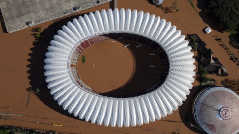 Gobierno de Brasil pedirá la suspensión de los torneos de fútbol por inundaciones