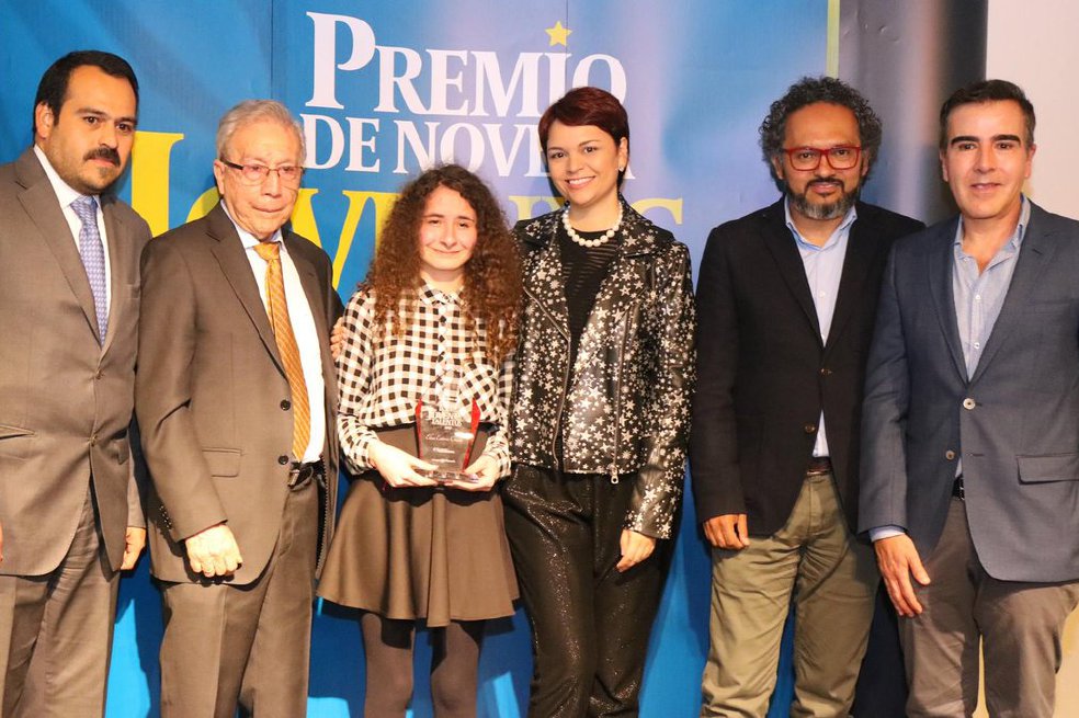 Elisa Estévez Chacín es la primera ganadora del premio organizado por Grupo Planeta y la Librería Nacional de Colombia. / Cortesía del Grupo Planeta