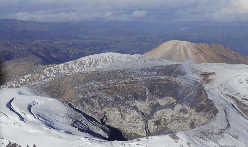 Desde el 30 de marzo se declaró alertar naranja en el volcán nevado del Ruiz. /Archivo fotográfico del Servicio Geológico Colombiano