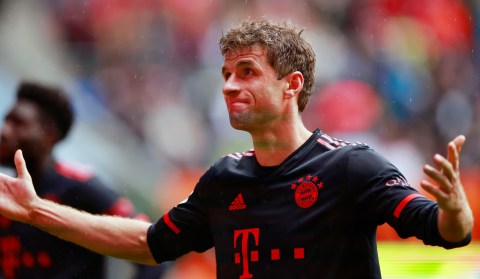 Bayern sigue su mala racha en Alemania y cayó por primera vez en la temporada