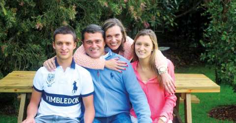 «Lo mejor de tener 50, es disfrutar las cosas simples de la vida» Carlos Raúl Yepes