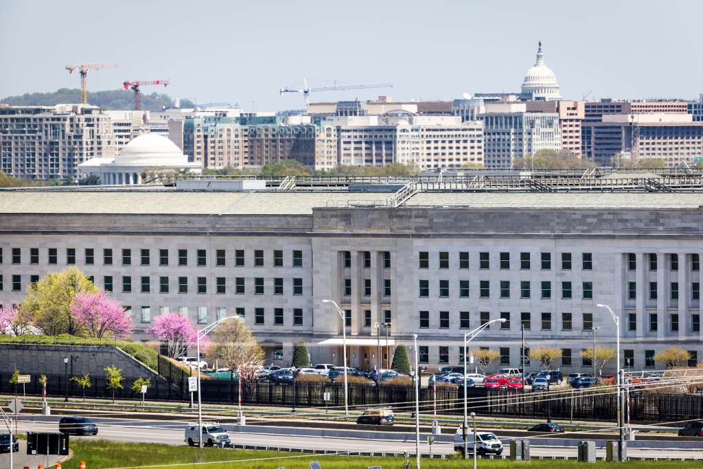 Arlington (United States), 10/04/2023.- The Pentagon in Arlington, Virginia, USA, 10 April 2023. Classified military documents that were leaked online 'Äòpose a very serious risk to national security'Äô according to Pentagon officials. They include documents detailing the US assessment of the war in Ukraine. (Ucrania, Estados Unidos) EFE/EPA/JIM LO SCALZO