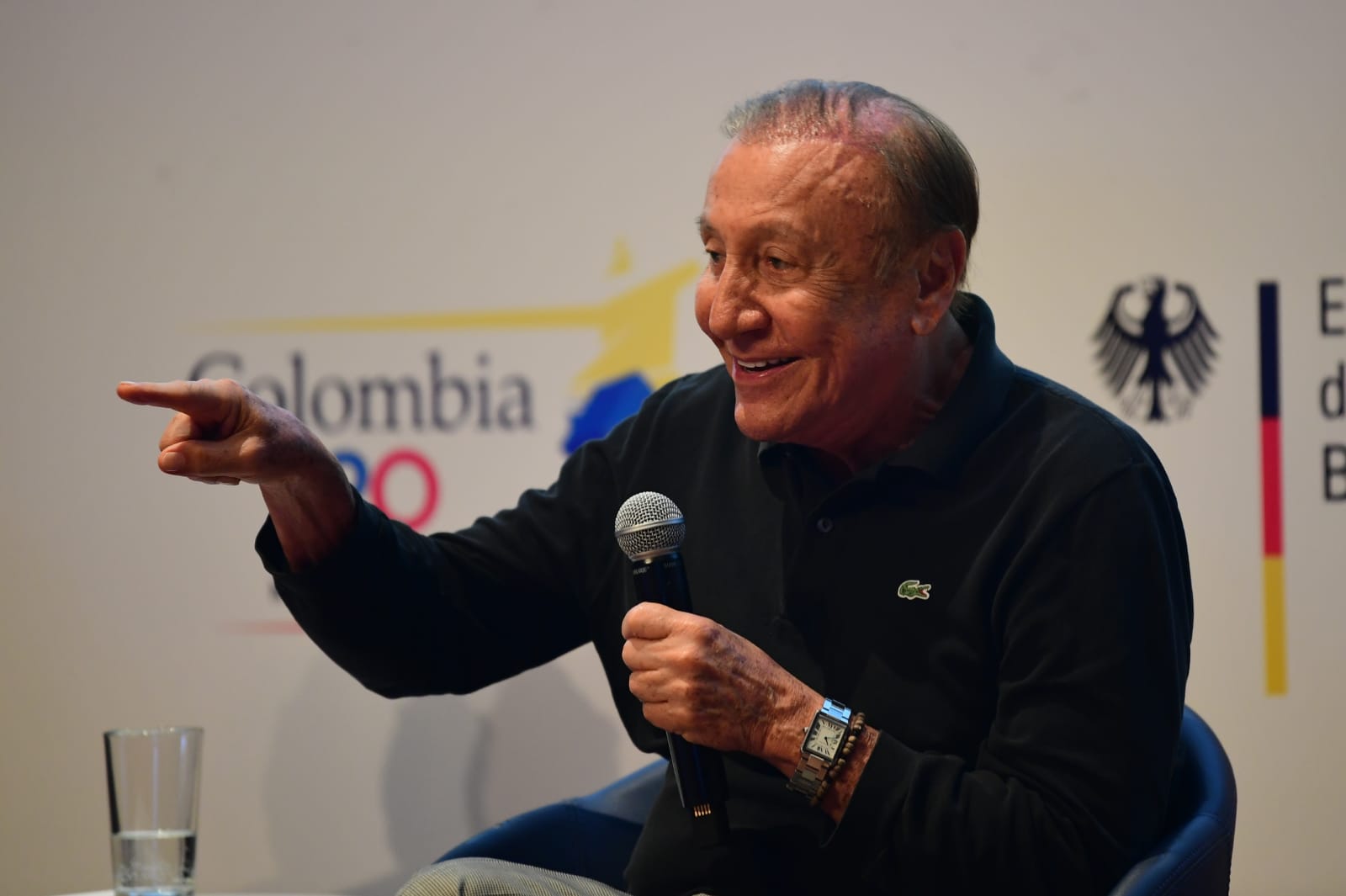 "La paz es una consecuencia del bienestar", dijo Rodolfo Hernández.