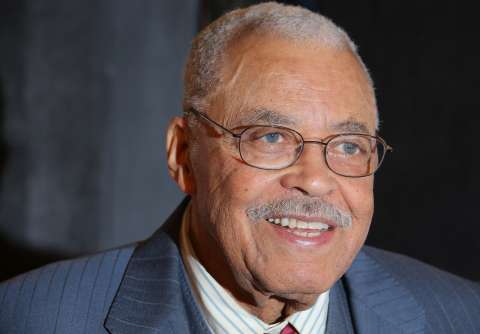 Falleció el actor James Earl Jones, la voz de Darth Vader de “Star Wars”