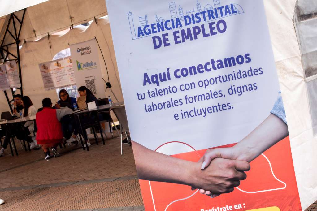 Empleo para jóvenes, mujeres y personas mayores de 50 años.