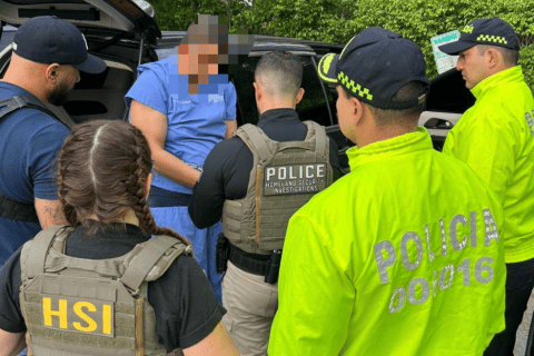 Capturan a estadounidense acusado de explotación sexual de menores en Medellín