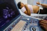 Buena noticia: los embarazos adolescentes caen; ¿por qué la derecha quiere revertirlo?