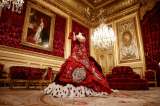 La primera exposición de moda en el Louvre se viste de Balenciaga, Chanel, Dior y compañía