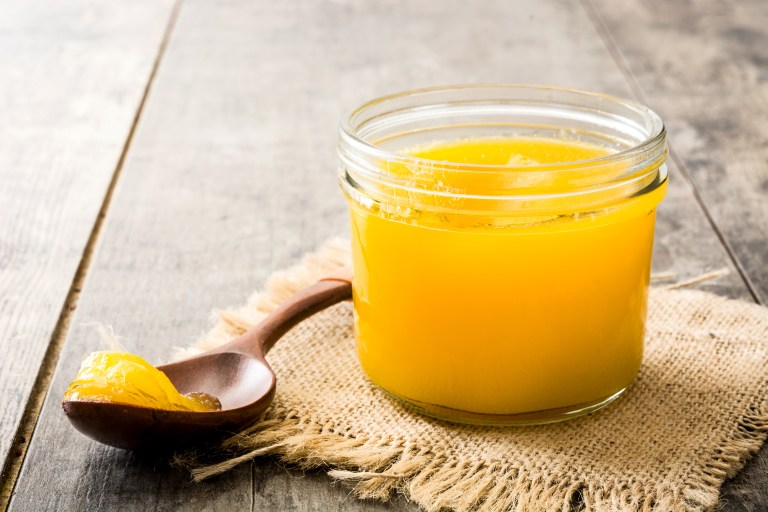 Conoce la forma de preparar “ghee” o mantequilla clarificada